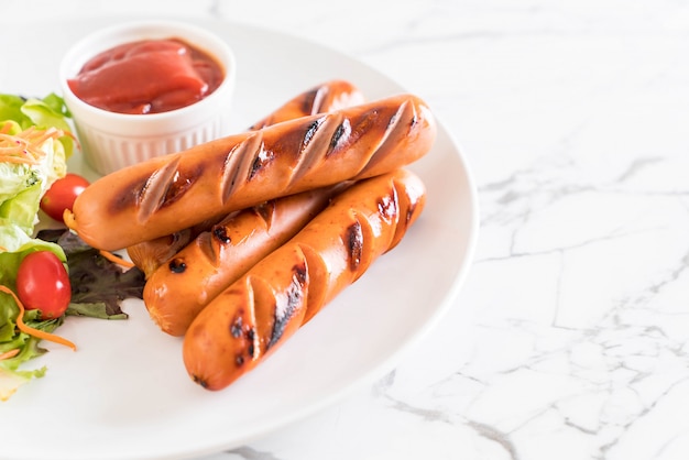 saucisses grillées aux légumes