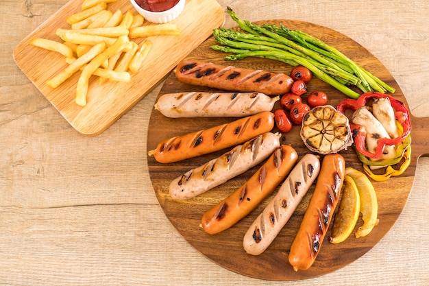 saucisses grillées aux légumes