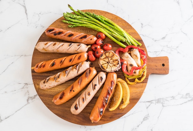 saucisses grillées aux légumes