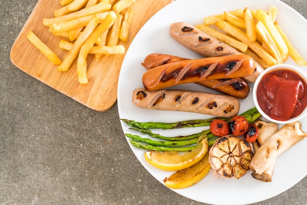 saucisses grillées aux légumes