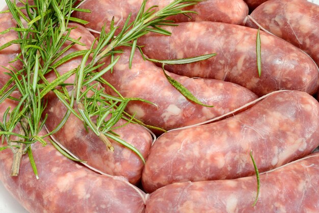 Saucisses de porc aux herbes bouchent