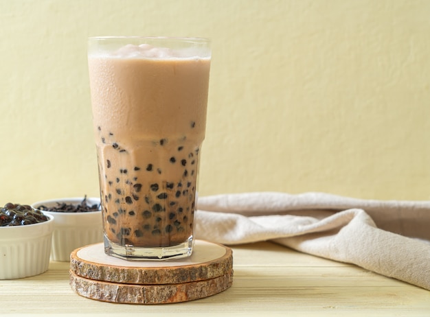 Savoureux thé au lait à bulles ou thé boba