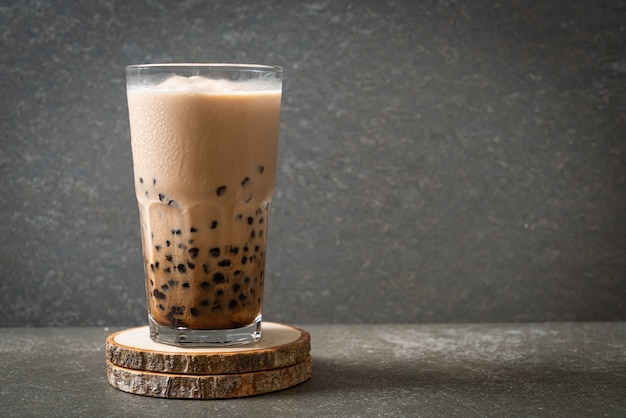 Savoureux thé au lait à bulles ou thé boba