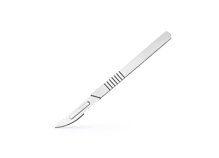 Photo scalpel d'argent avec un tracé de détourage