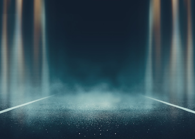 Photo scène d'arrière-plan vide. réflexion de la rue sombre sur l'asphalte humide. rayons de néon dans l'obscurité, figures de néon, fumée. fond de spectacle sur scène vide. abstrait fond sombre.