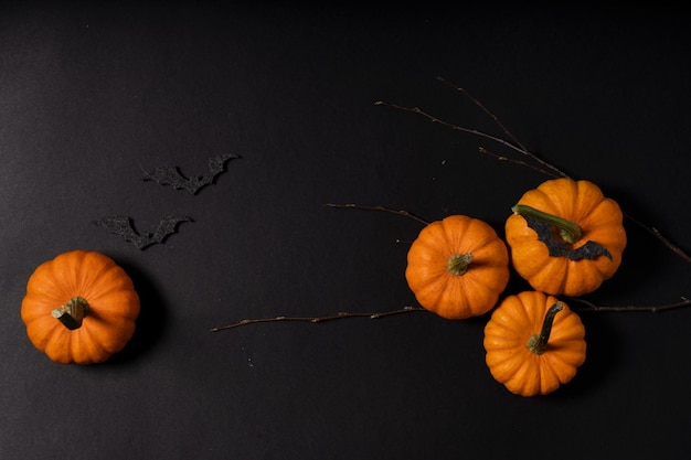 Scène d'Halloween sur fond orange