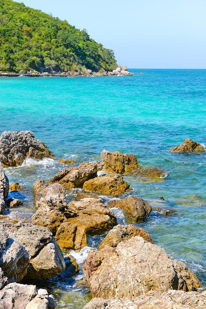 Scène de nature plage tropicale et mer dans l'île de koh Larn Pattaya Thaïlande