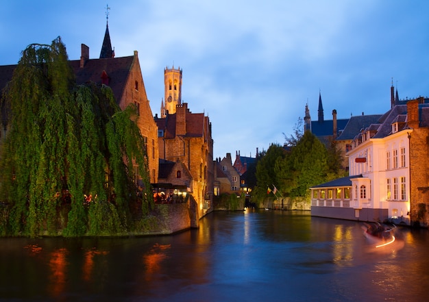 Scène de nuit de la vieille ville de Bruges, Belgique