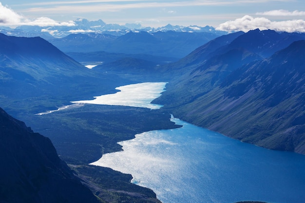 Scène sereine au bord du lac au Canada