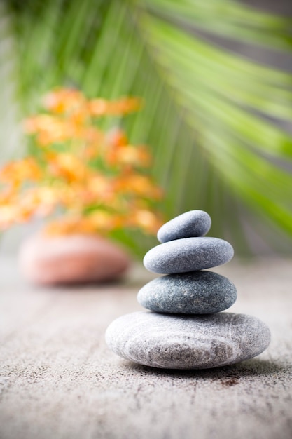 Scène de traitement spa aux pierres, concepts zen.