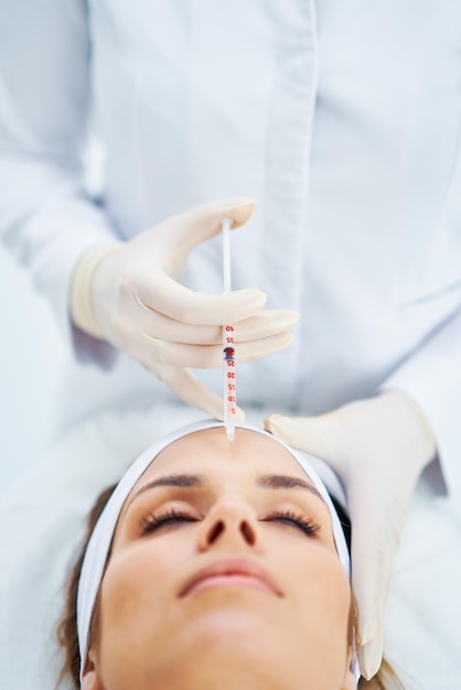 Une scène de traitements de cosmétologie médicale injection de botox