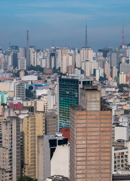 Scène urbaine Sao Paulo Brésil Cityscape Skyline verticale.