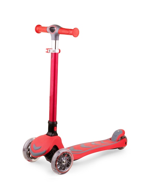 Scooter pour enfants isolé sur blanc avec un tracé de détourage Les scooters pour enfants isolés sur fond blanc