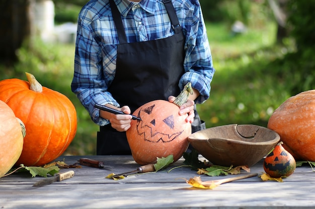 Sculpter des citrouilles pour Halloween