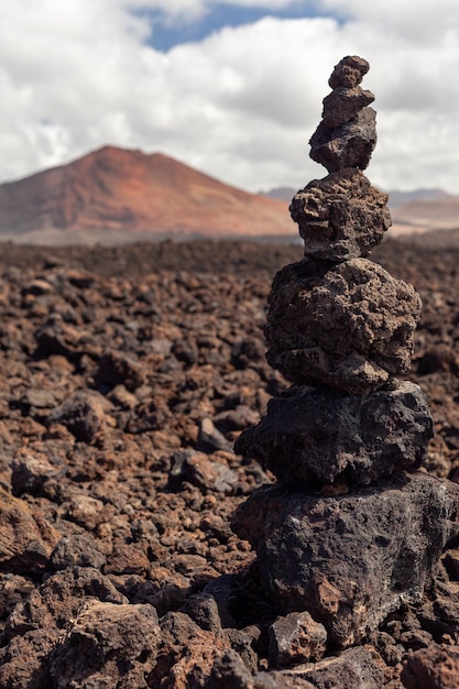 Sculpture abstraite en pierre volcanique dans le parc national de Timanfaya Lanzarote Espagne