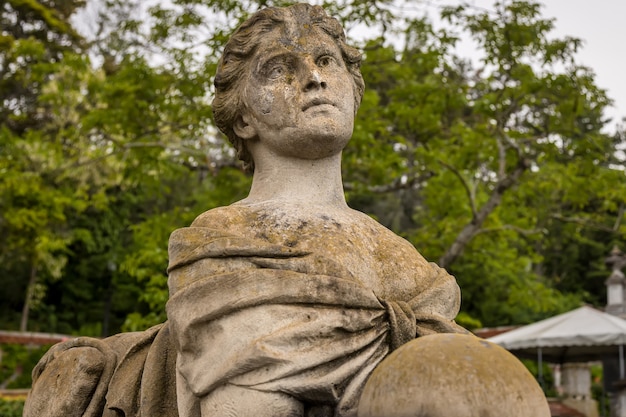 Sculpture dans le jardin du Palais royal de Massandra, Crimée