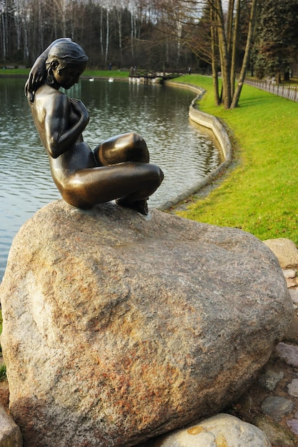 Sculpture dans un parc de la ville