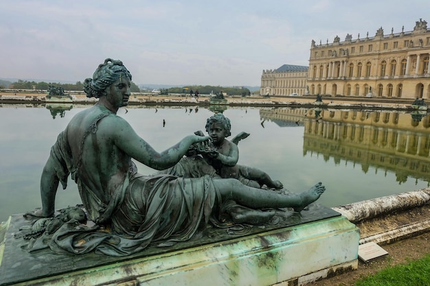 La sculpture à l'intérieur du château de Versailles France Septembre 2017