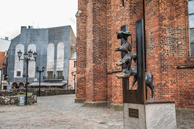 Sculpture des musiciens de la ville de Brême à Riga, Lettonie.