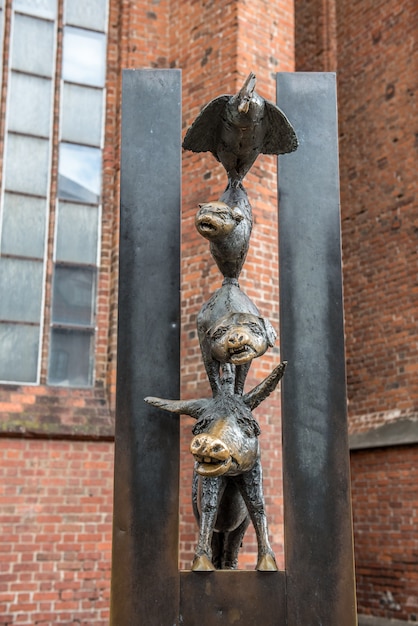 Sculpture des musiciens de la ville de Brême à Riga, Lettonie.