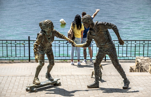 Sculpture par le lac Valea Morilor en Moldavie