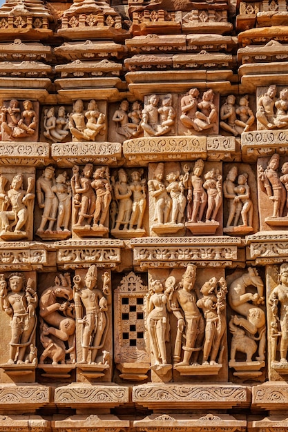 Sculptures sur les temples de Khajuraho