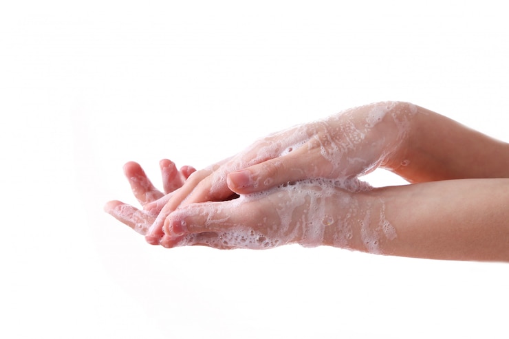 Photo se laver les mains isolé sur fond blanc