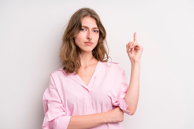 Se sentir comme un génie tenant fièrement le doigt en l'air après avoir réalisé une excellente idée en disant eureka