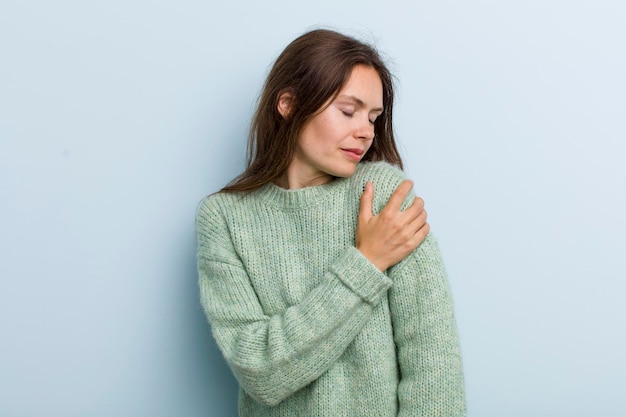 Se sentir fatigué stressé anxieux frustré et déprimé souffrant de douleurs au dos ou au cou