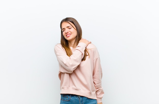 se sentir fatigué, stressé, anxieux, frustré et déprimé, souffrant de douleurs au dos ou au cou