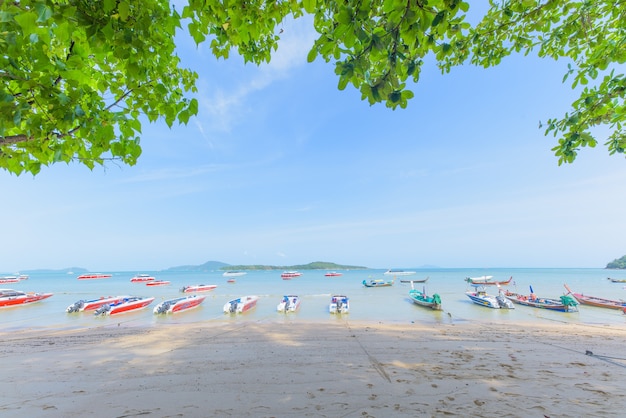 Photo sea quitte le bateau de plage