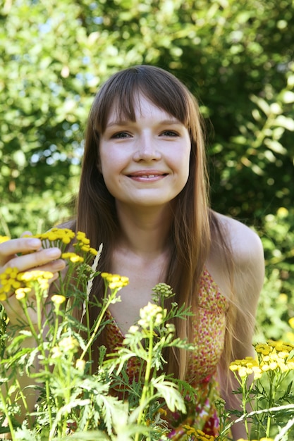 Séance femme, dehors, sourire