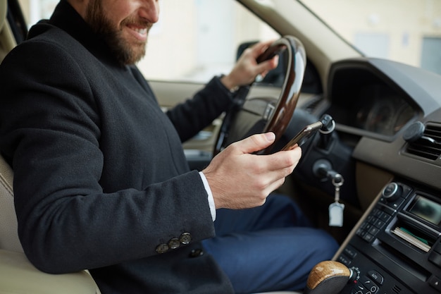 Séance homme, dans voiture