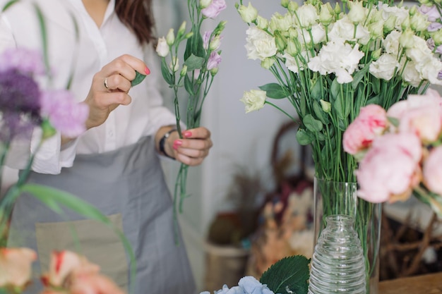 Photo section centrale d'un bouquet de fleurs fabriqué par un fleuriste