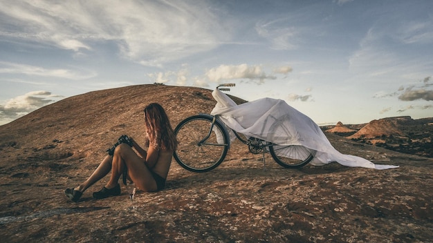 Photo section inférieure d'un homme à vélo