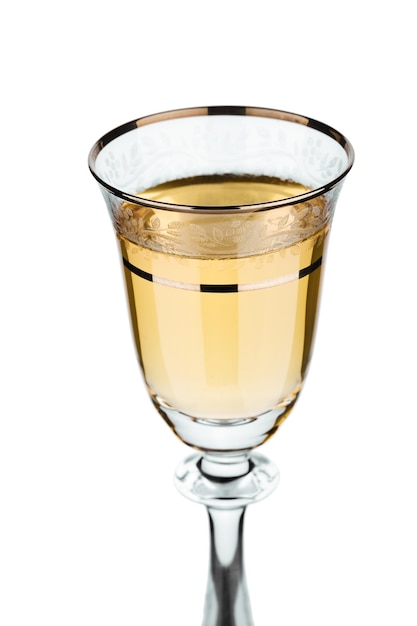 Section isolée de verre à vin avec du vin blanc