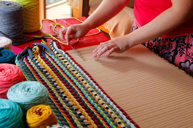 Section médiane de laine de tricot féminine