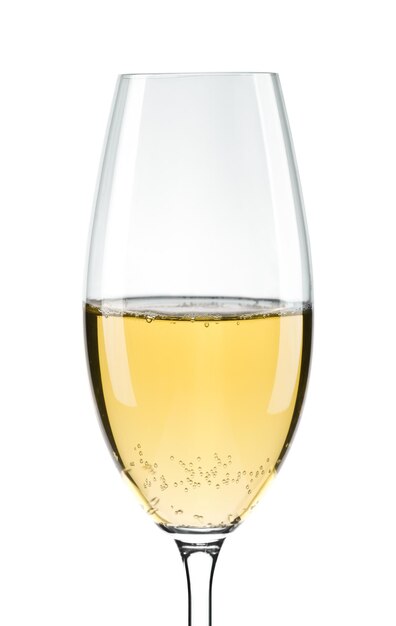 Section de verre à vin avec du vin blanc