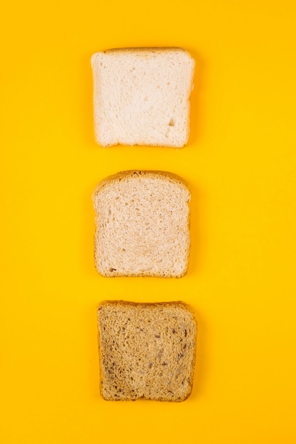 Une sélection de pain grillé pour le petit déjeuner