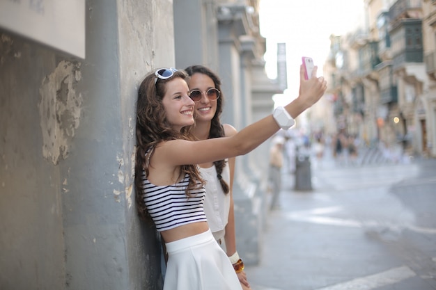 Photo selfie de deux filles