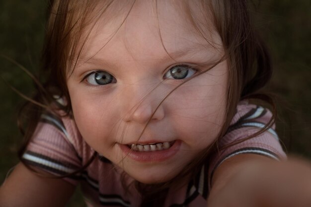 selfie portrait de petite fille