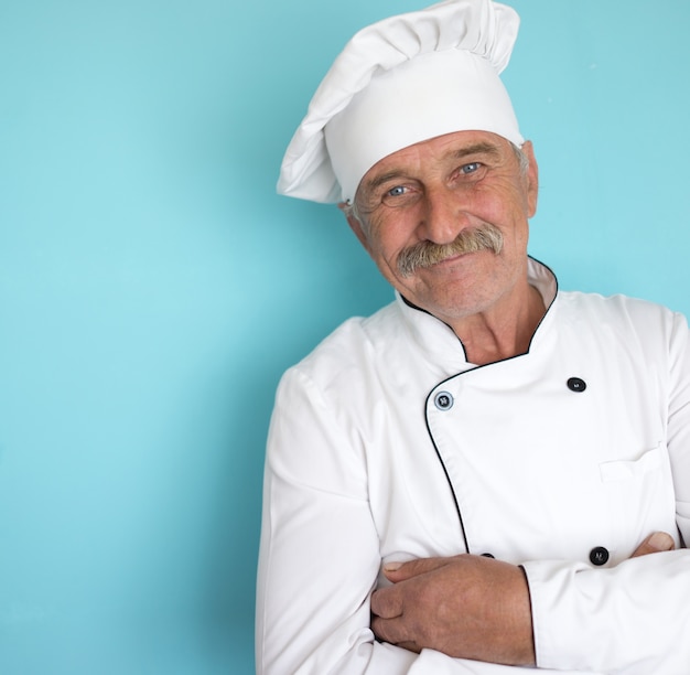 Senior cuisinier avec moustache