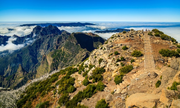 Sentier de randonnée au sommet du pic Pico Ruivo