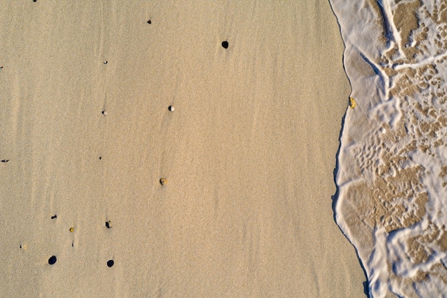 Sérénité aérienne belle plage de sable d'en haut