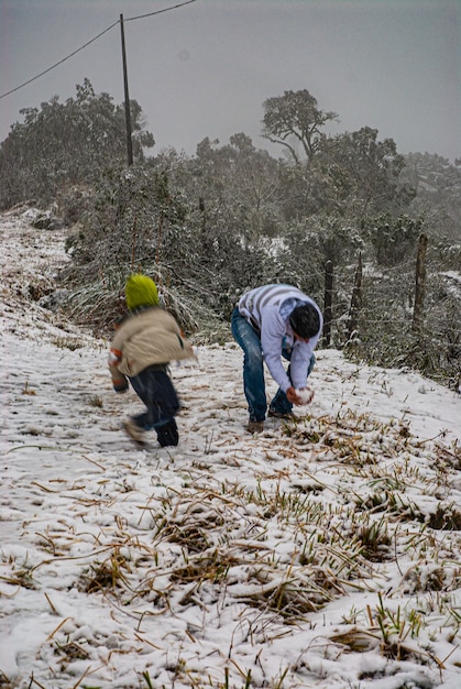 Serra de Santa Catarina, région sud du Brésil, l'un des plus grands phénomènes de neige jamais vus de toute son histoire.