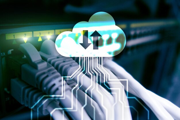 Serveur cloud et stockage et traitement des données informatiques Internet et concept technologique