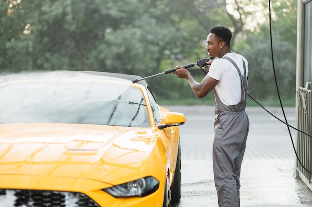 Service de lavage de voiture à l'extérieur