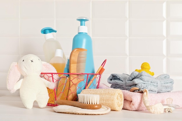 Set d'articles de toilette pour bébés, d'hygiène organique pour enfants et d'accessoires de bain