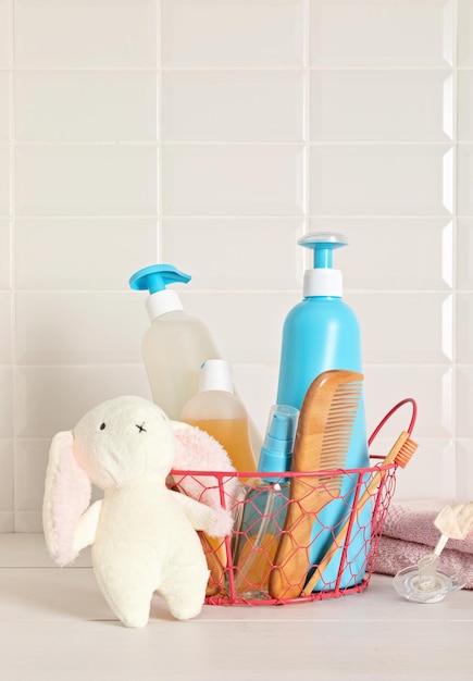 Set d'articles de toilette pour bébés, d'hygiène organique pour enfants et d'accessoires de bain