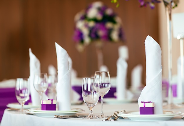 Set de table pour mariage ou autre dîner événementiel.